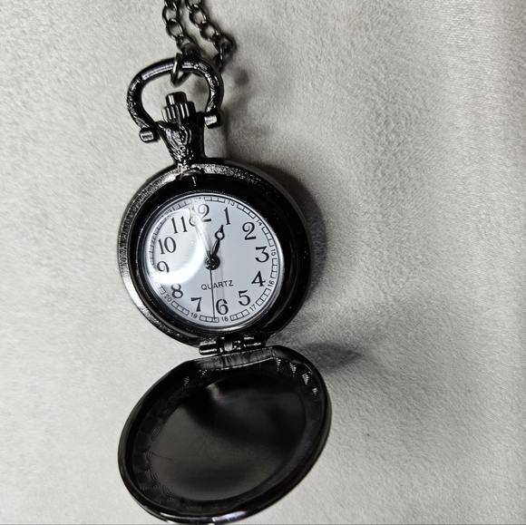 Black Silver Dragon Pocket Watch - Picture 6 of 11